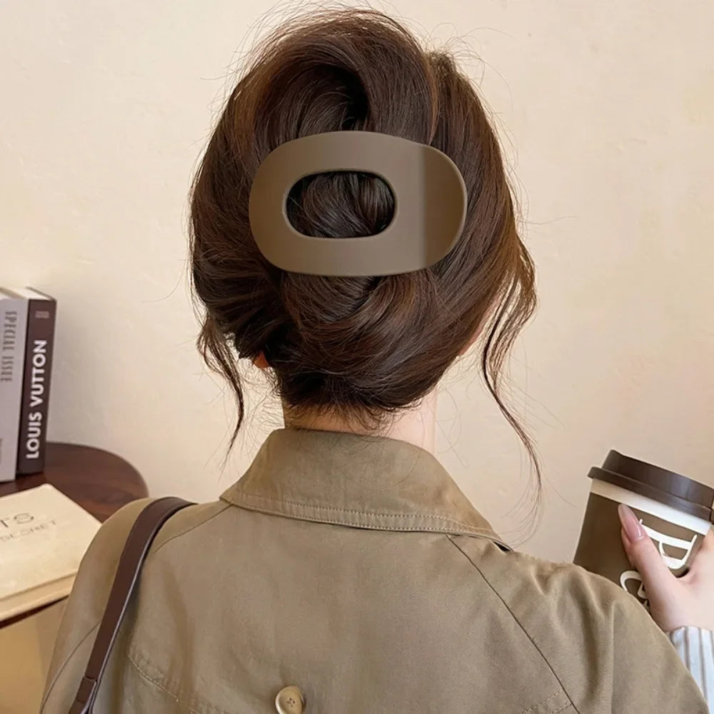 Pince à cheveux plate ovale – Confort et maintien