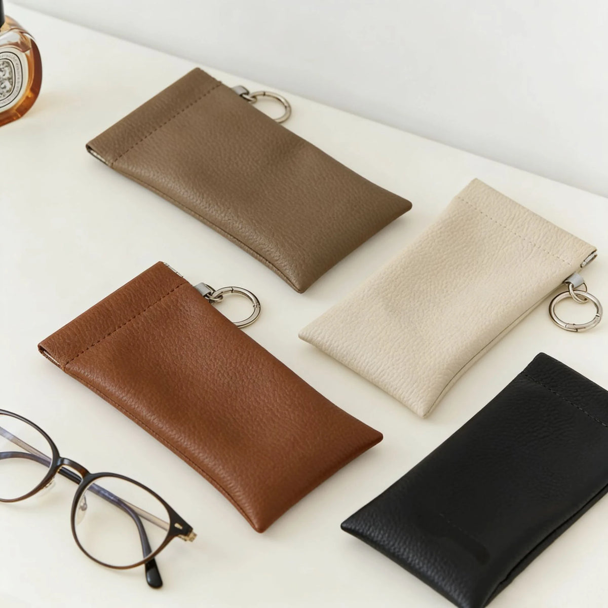 Pochette souple pour lunettes avec porte-clés | ABKANOVA