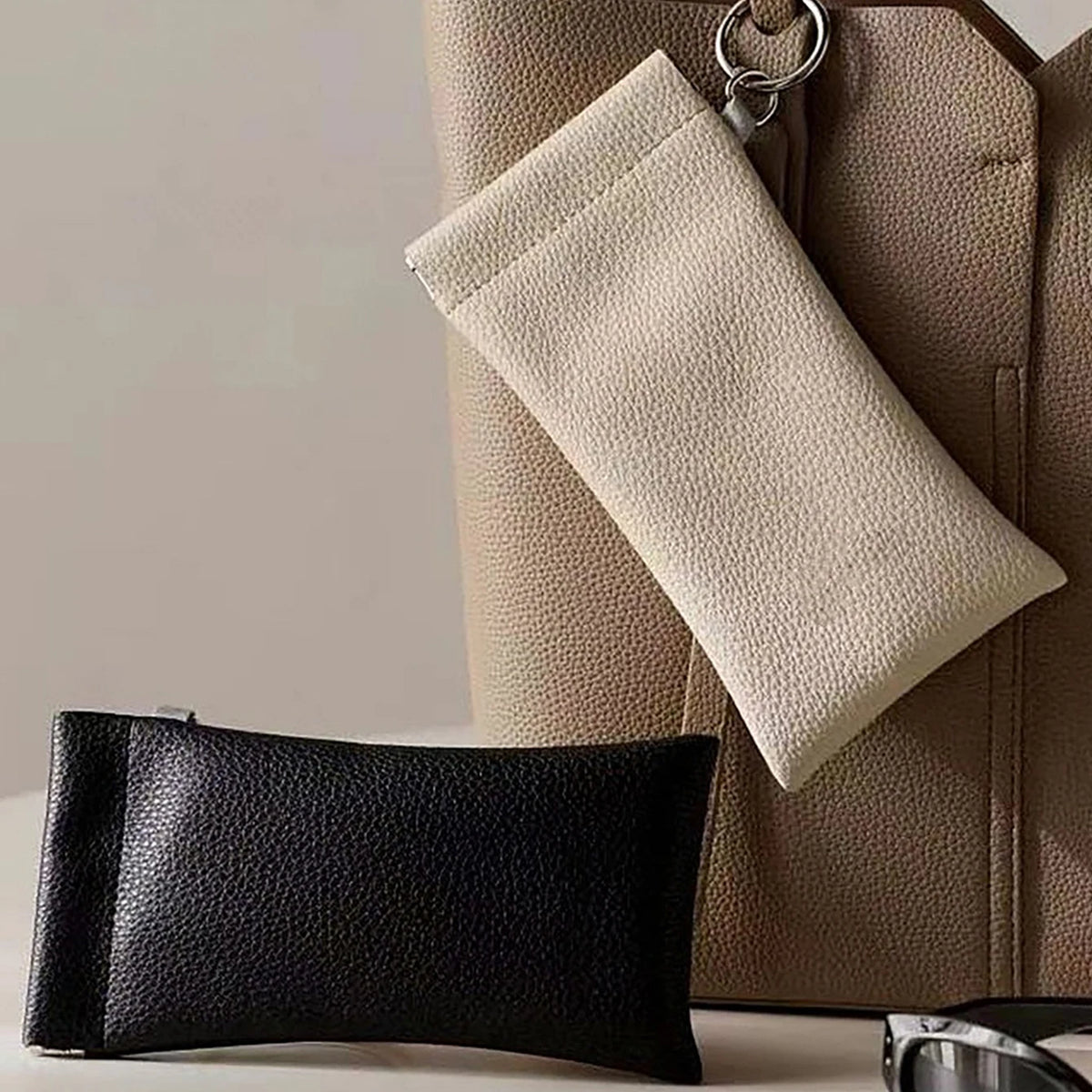 Pochette souple pour lunettes avec porte-clés | ABKANOVA